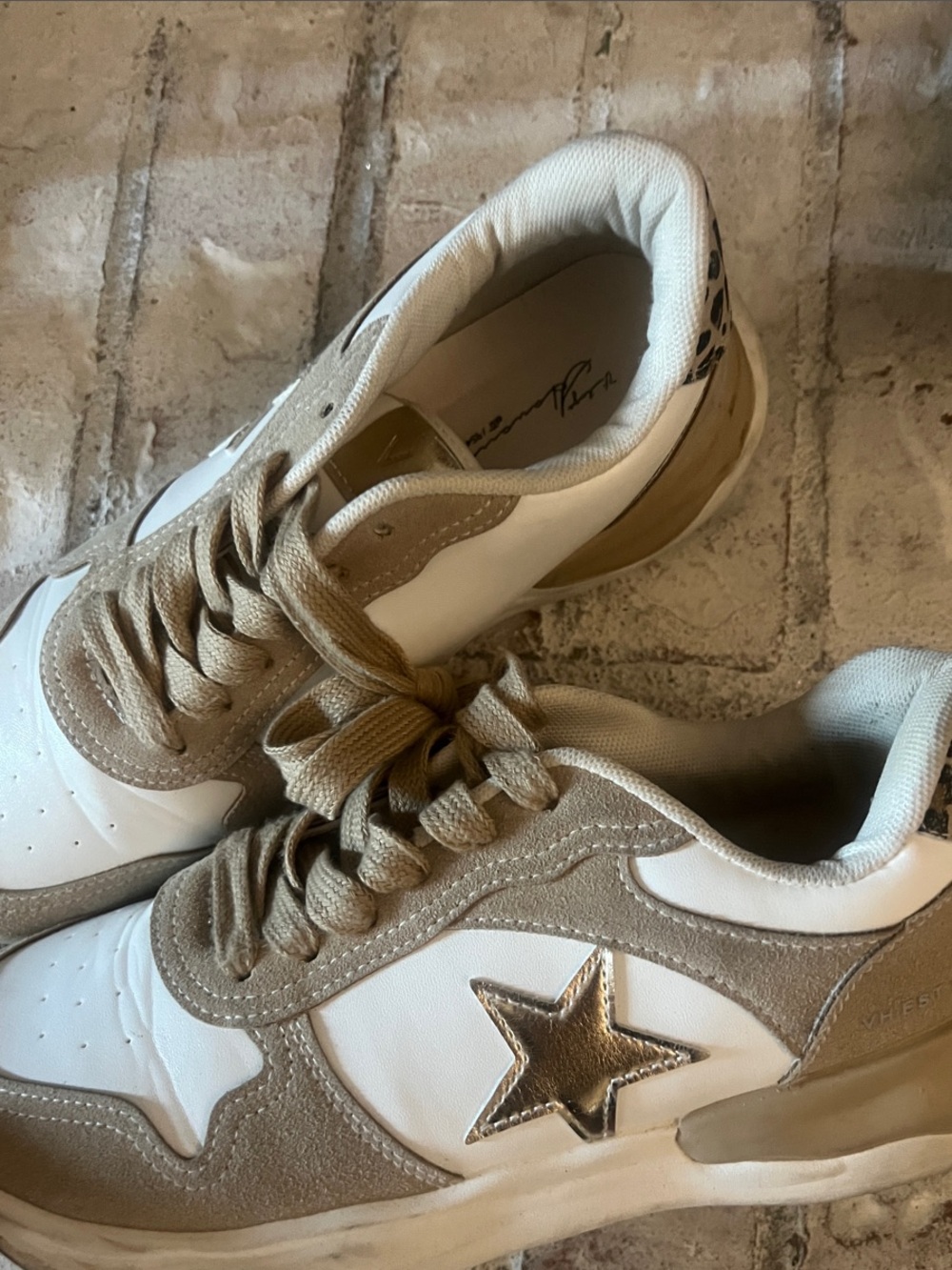 Vintage Havana White and Tan Star Athletic Sneakers
